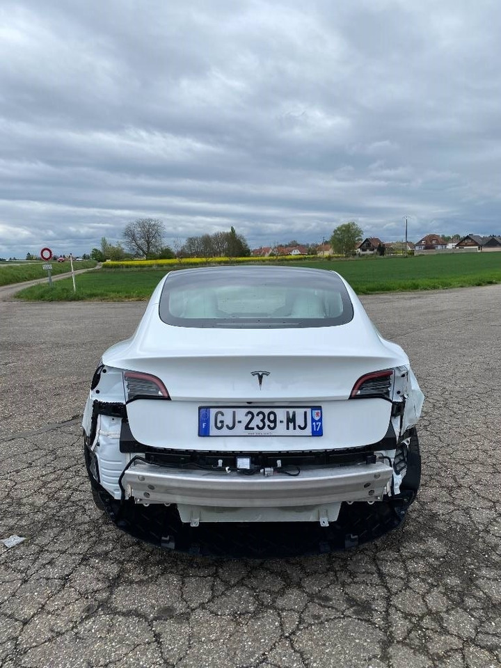 Tesla MODEL 3 5YJ3 - Rwd-Carte Grise Française endommagé - PKW: das Bild 5 Tesla MODEL 3 5YJ3 - Rwd-Carte Grise Française endommagé - PKW: das Bild 5
