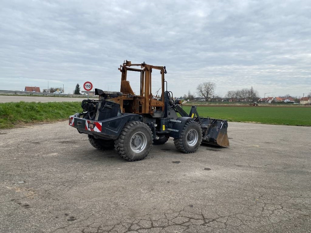 Yanmar V 100 / Certificat CE endommagée - Radlader: das Bild 4 Yanmar V 100 / Certificat CE endommagée - Radlader: das Bild 4