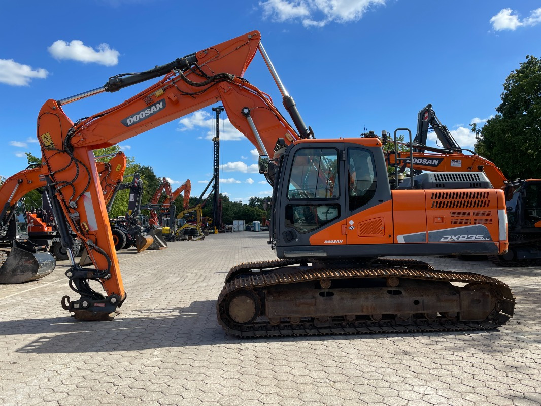 Doosan DX235LC-5 - Kettenbagger: das Bild 4 Doosan DX235LC-5 - Kettenbagger: das Bild 4
