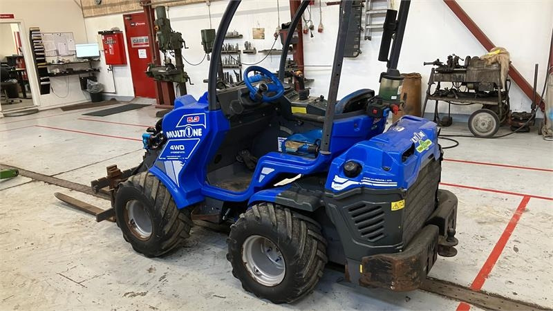 Multione 5.3 5.3 - Hoflader: das Bild 1 Multione 5.3 5.3 - Hoflader: das Bild 1