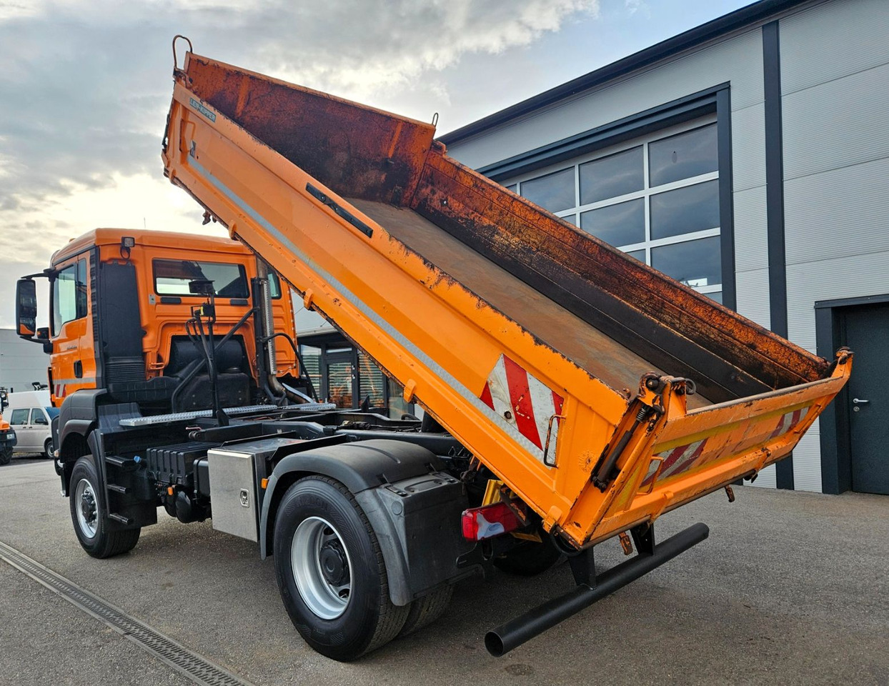 MAN TGS 18.360 4x4 BL Euro5 - Kipper: das Bild 3 MAN TGS 18.360 4x4 BL Euro5 - Kipper: das Bild 3