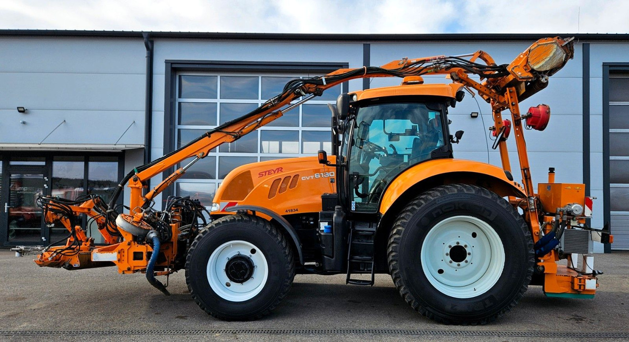 Steyr CVT 6130 Mulag MKM700 Mähkombination Kommunal - Kommunaltraktor: das Bild 2 Steyr CVT 6130 Mulag MKM700 Mähkombination Kommunal - Kommunaltraktor: das Bild 2