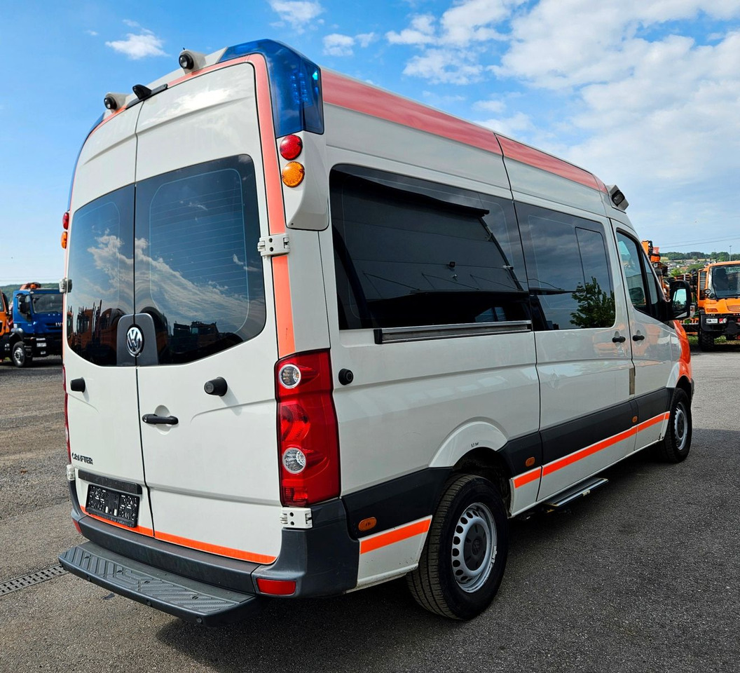 Volkswagen CRAFTER TDI Ambulance RTW L2H2 DLOUHY - Krankenwagen: das Bild 4 Volkswagen CRAFTER TDI Ambulance RTW L2H2 DLOUHY - Krankenwagen: das Bild 4