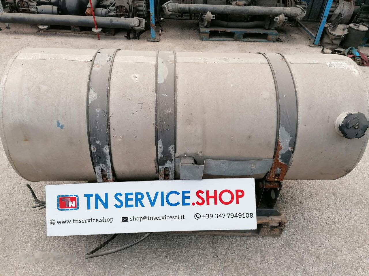 20375378 Volvo - Kraftstofftank für LKW: das Bild 1 20375378 Volvo - Kraftstofftank für LKW: das Bild 1