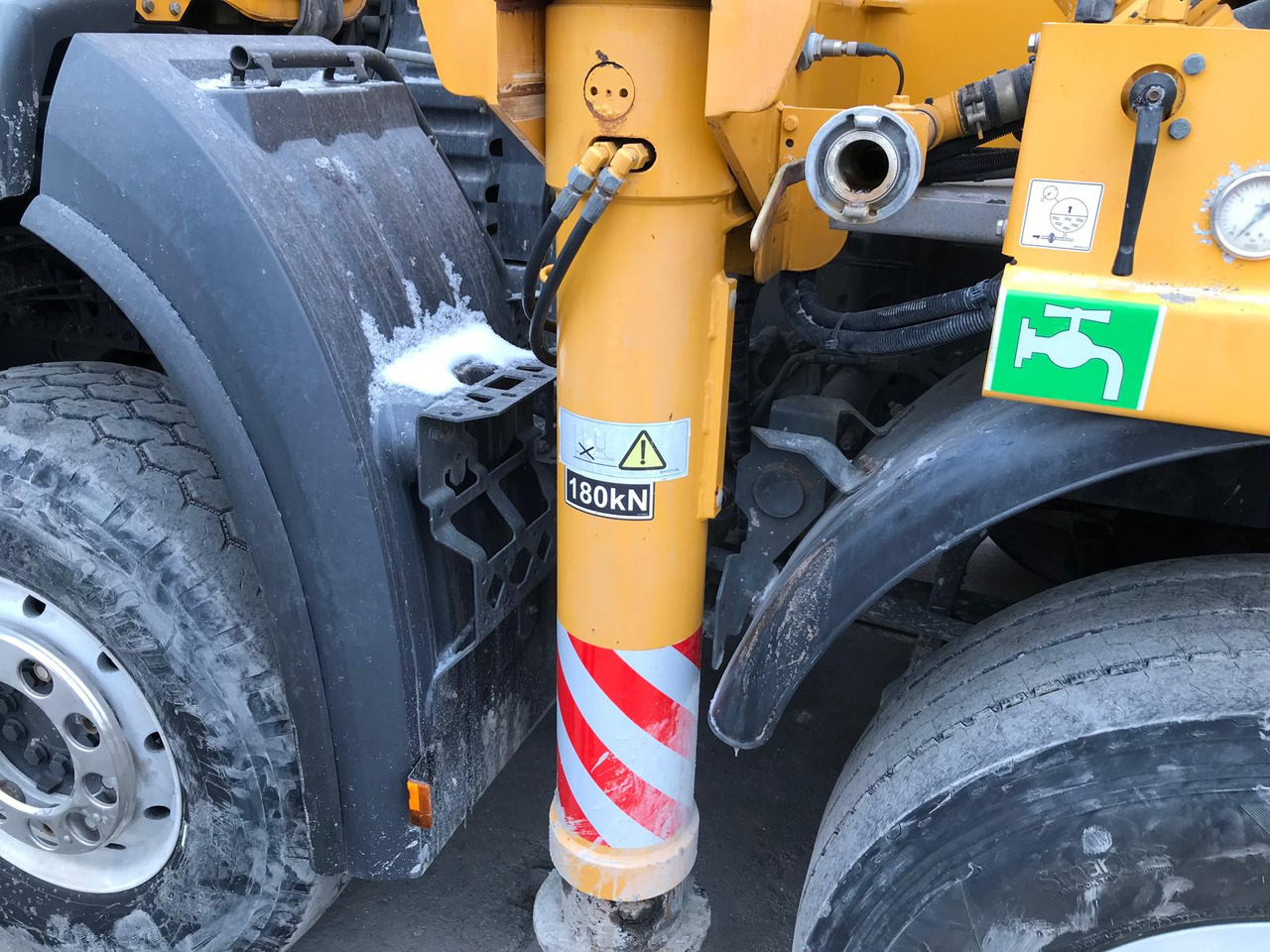 SCHWING STETTER FBP 27 - Fahrmischerbetonpumpe: das Bild 4 SCHWING STETTER FBP 27 - Fahrmischerbetonpumpe: das Bild 4