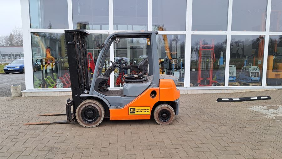 Toyota 02-8FDF20 - Dieselstapler: das Bild 2 Toyota 02-8FDF20 - Dieselstapler: das Bild 2