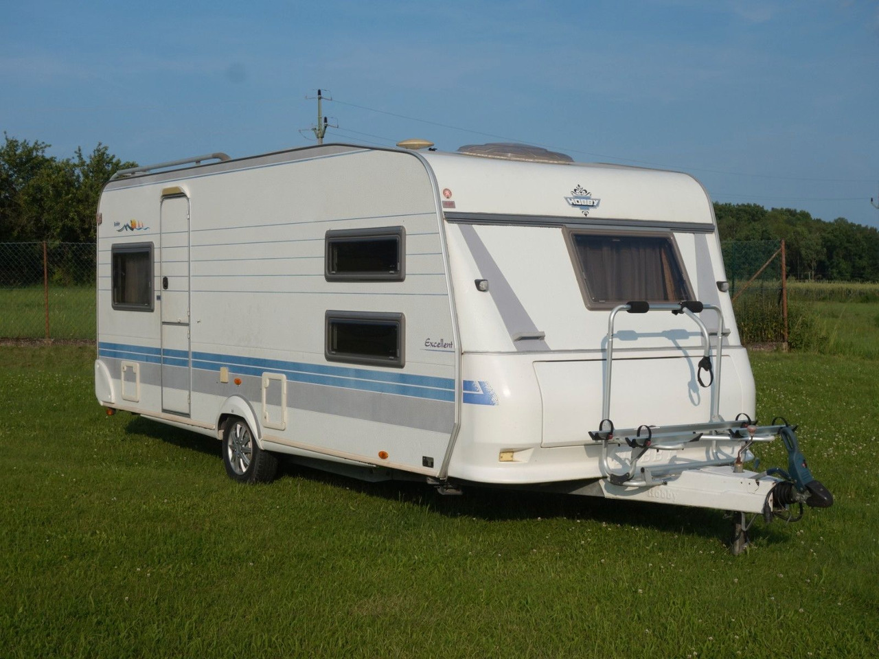 Hobby 540 Excellent Easy, Pallanden, 6 Liegen, Vorzelt - Wohnwagen: das Bild 1 Hobby 540 Excellent Easy, Pallanden, 6 Liegen, Vorzelt - Wohnwagen: das Bild 1