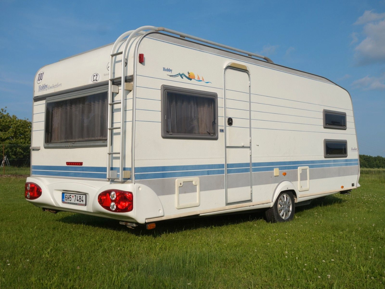 Hobby 540 Excellent Easy, Pallanden, 6 Liegen, Vorzelt - Wohnwagen: das Bild 5 Hobby 540 Excellent Easy, Pallanden, 6 Liegen, Vorzelt - Wohnwagen: das Bild 5