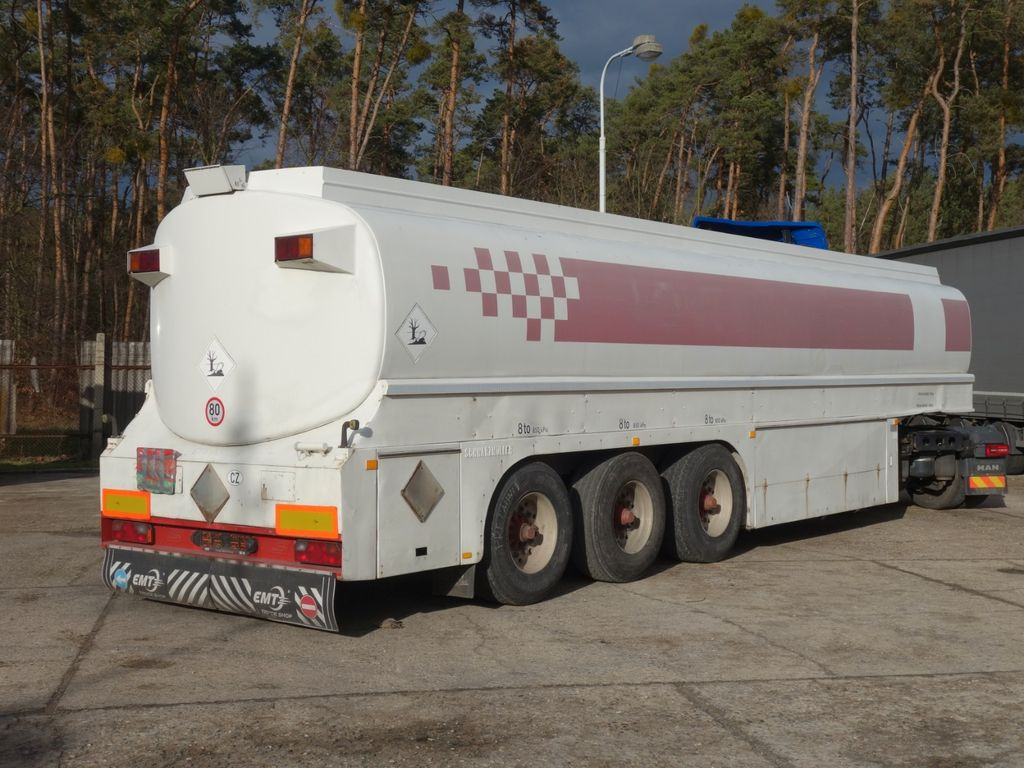 Schwarzmüller TSL 3/E Diesel/Benzin 7 Kammern - Tankauflieger: das Bild 3 Schwarzmüller TSL 3/E Diesel/Benzin 7 Kammern - Tankauflieger: das Bild 3