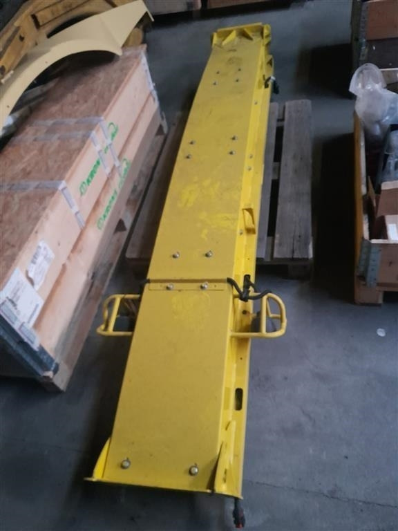 John Deere 8400 Tud - Ernteforsatz für Häcksler: das Bild 1 John Deere 8400 Tud - Ernteforsatz für Häcksler: das Bild 1