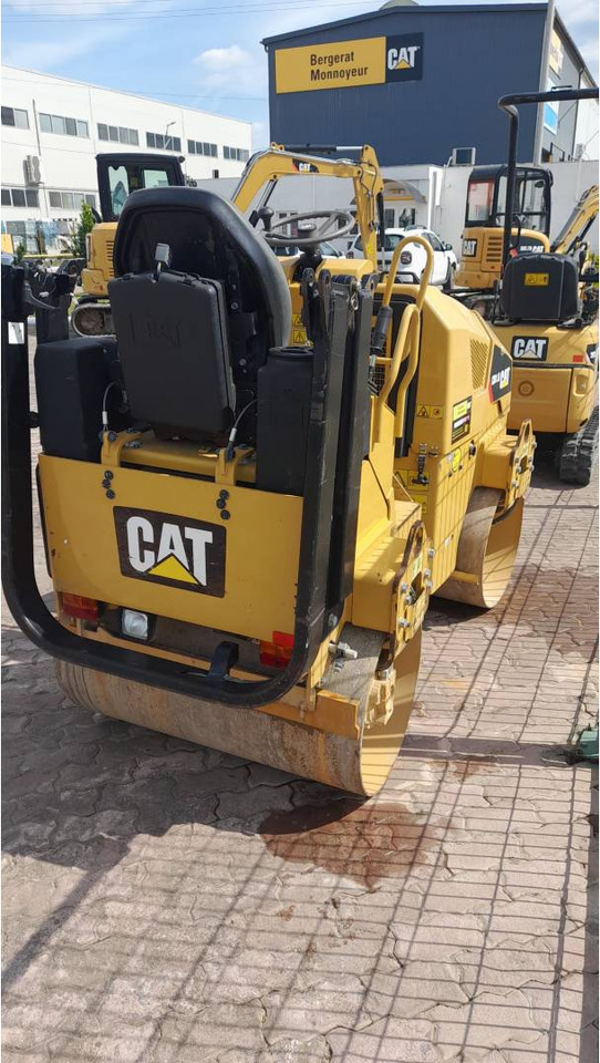 CAT CB 1.8 - Walzen: das Bild 3 CAT CB 1.8 - Walzen: das Bild 3