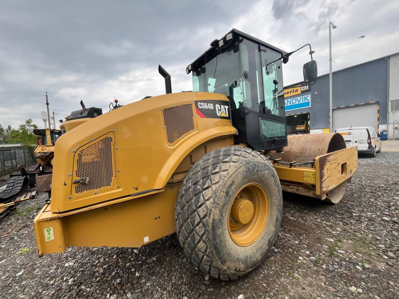 CAT CS64B - Walzenzug: das Bild 3 CAT CS64B - Walzenzug: das Bild 3
