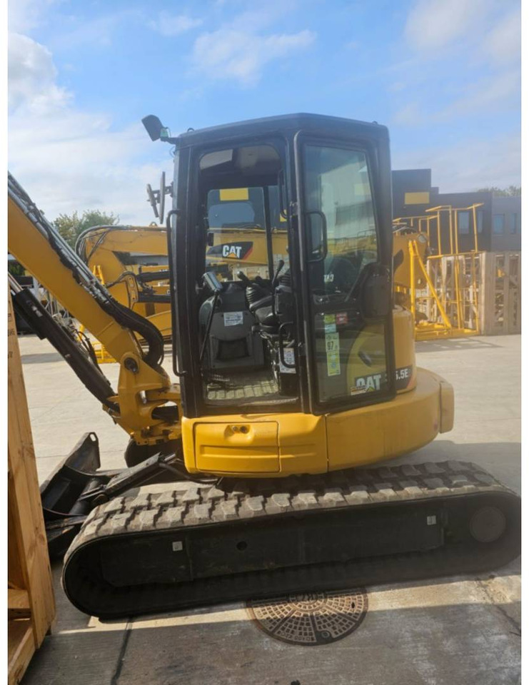 CAT 305.5E2CR - Kettenbagger: das Bild 3 CAT 305.5E2CR - Kettenbagger: das Bild 3