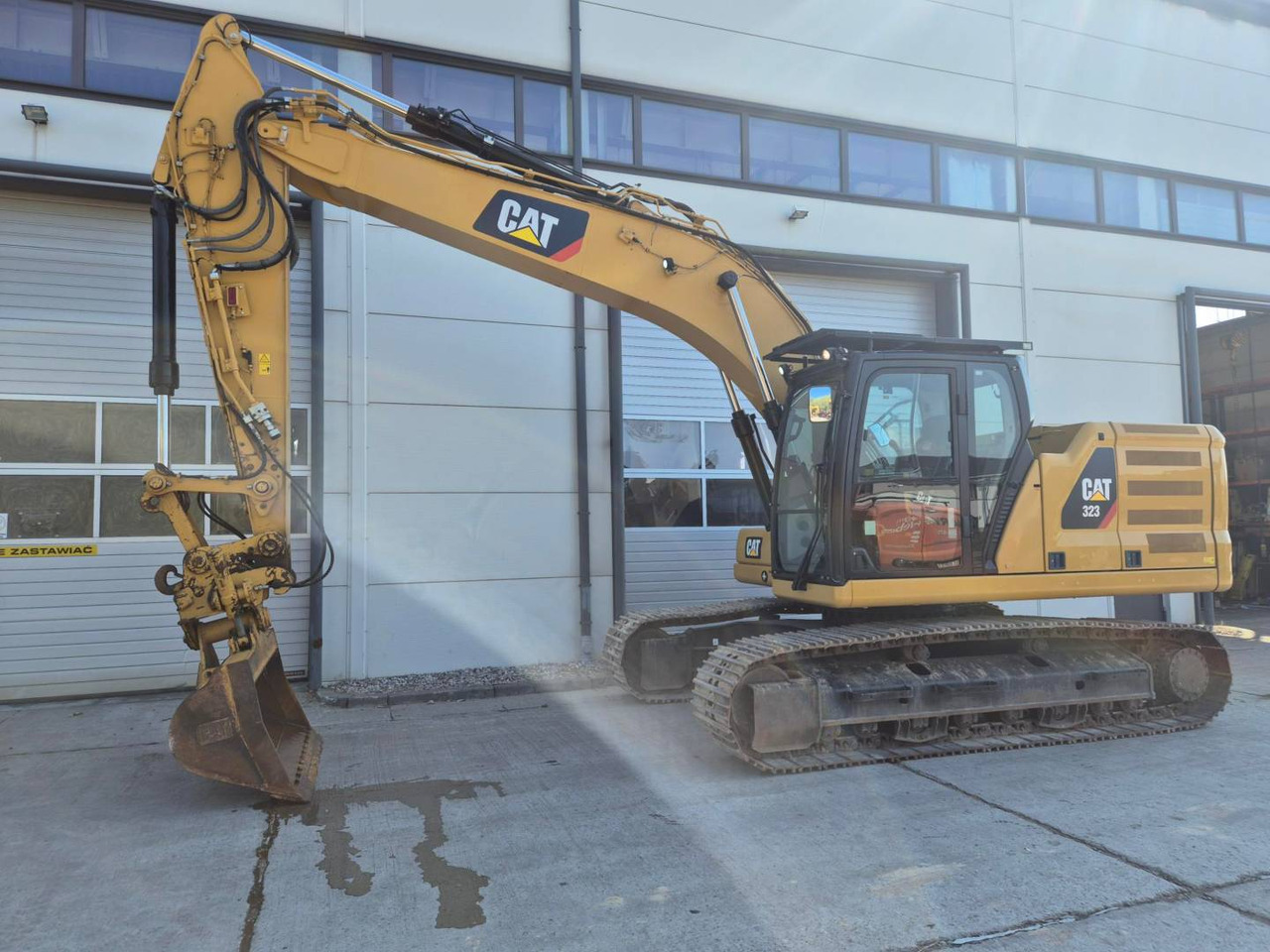 CAT 323 - Kettenbagger: das Bild 1 CAT 323 - Kettenbagger: das Bild 1