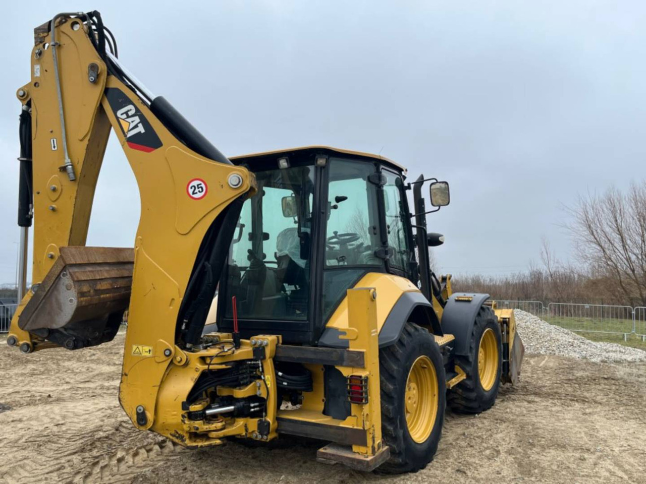 CAT 444F2 - Baggerlader: das Bild 3 CAT 444F2 - Baggerlader: das Bild 3
