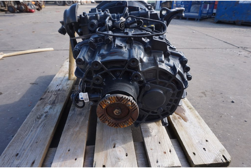 ZF 6S800OD TGL 81.32004-6180 - Getriebe für LKW: das Bild 4 ZF 6S800OD TGL 81.32004-6180 - Getriebe für LKW: das Bild 4