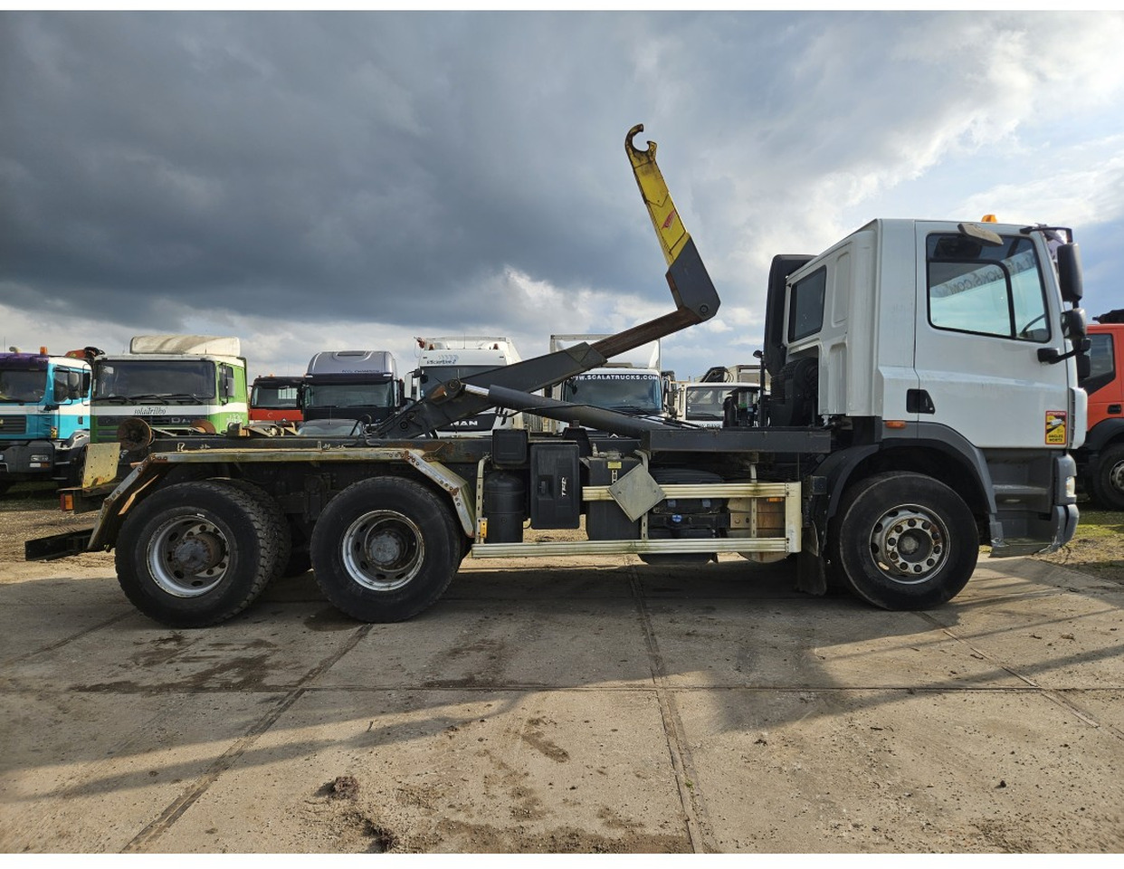 DAF CF85.460 6x4 hooklift full sping suspension Automatic gearbox 2011 - Abrollkipper: das Bild 3 DAF CF85.460 6x4 hooklift full sping suspension Automatic gearbox 2011 - Abrollkipper: das Bild 3