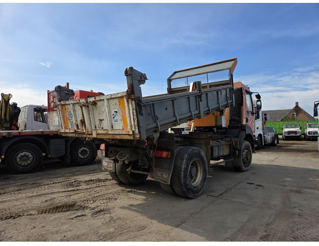 Renault Kerax 340 4x4 Tipper Manual Gearbox Mechanical pump Pompe Mecanique - Kipper: das Bild 2 Renault Kerax 340 4x4 Tipper Manual Gearbox Mechanical pump Pompe Mecanique - Kipper: das Bild 2