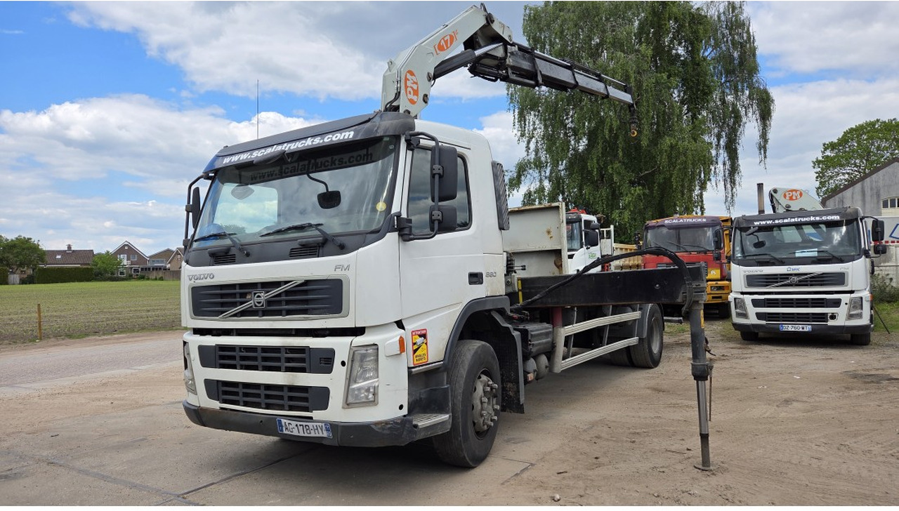 VOLVO FM 330 FLATBED 4X2 PM 17 LC 17 TON - Pritsche LKW, Autokran: das Bild 1 VOLVO FM 330 FLATBED 4X2 PM 17 LC 17 TON - Pritsche LKW, Autokran: das Bild 1