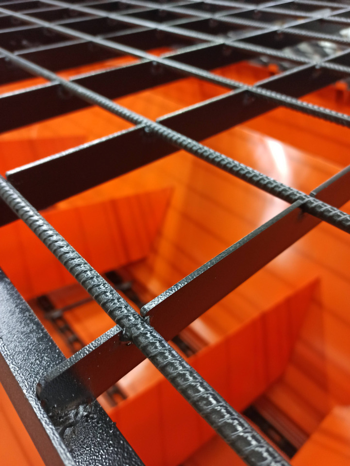 TICAB Sand and Salt Spreader,6/9mᵌ,9/12t of sand,Manufaсturer - Kommunal-/ Sonderfahrzeug: das Bild 3 TICAB Sand and Salt Spreader,6/9mᵌ,9/12t of sand,Manufaсturer - Kommunal-/ Sonderfahrzeug: das Bild 3