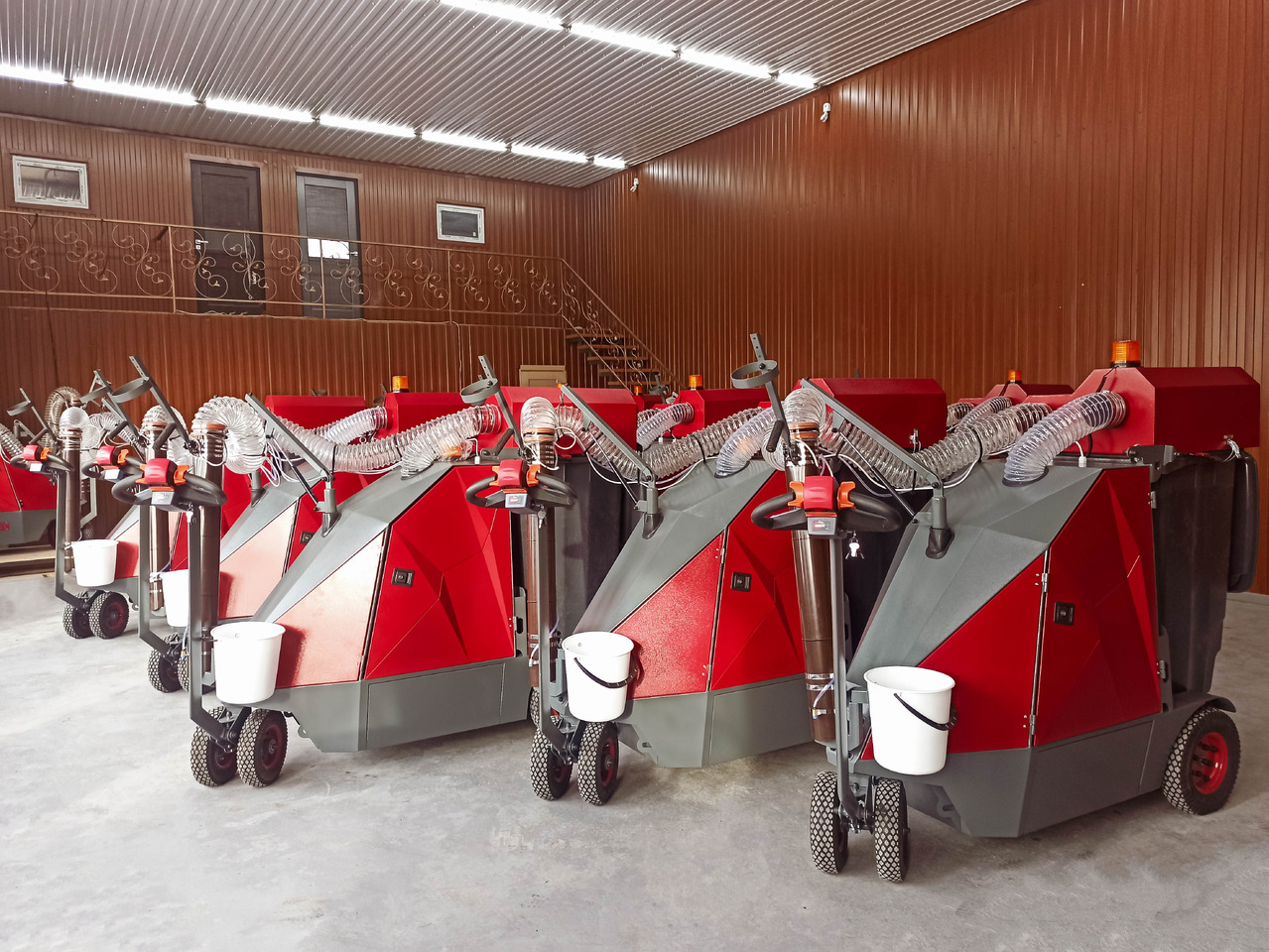ТІСАВ Street Vacuum Cleaner, Outdoor Vacuum Sweeper, Manufacturer, City Ant - Industriestaubsauger: das Bild 3 ТІСАВ Street Vacuum Cleaner, Outdoor Vacuum Sweeper, Manufacturer, City Ant - Industriestaubsauger: das Bild 3