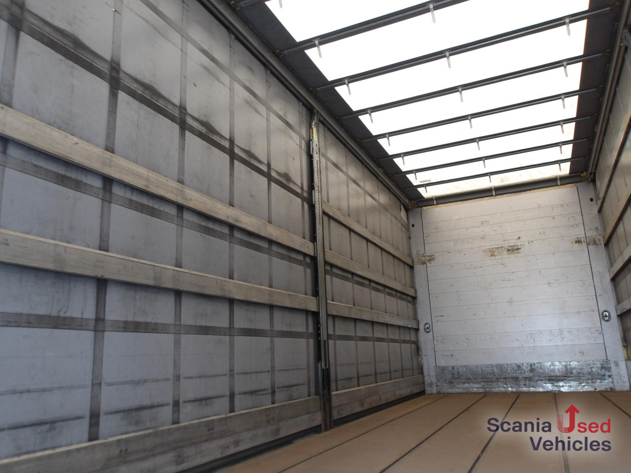 SCANIA R410 - 6x2 - CURTAINSIDER - EDSCHA - STAPLERHALT. - Plane LKW: das Bild 2 SCANIA R410 - 6x2 - CURTAINSIDER - EDSCHA - STAPLERHALT. - Plane LKW: das Bild 2