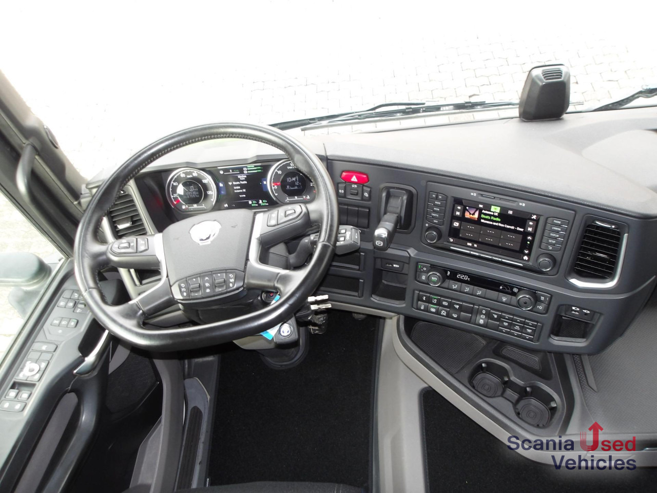 SCANIA R 460 NA - HYDRAULIK - HIGHLINE - 2x TANKs - ACC - - Sattelzugmaschine: das Bild 2 SCANIA R 460 NA - HYDRAULIK - HIGHLINE - 2x TANKs - ACC - - Sattelzugmaschine: das Bild 2