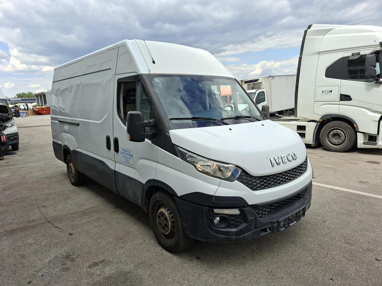 IVECO Daily 35S13V - Personentransporter: das Bild 2 IVECO Daily 35S13V - Personentransporter: das Bild 2