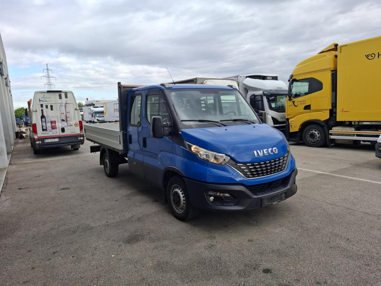 IVECO Daily 35S16A8 - Kastenwagen, Transporter mit Doppelkabine: das Bild 2 IVECO Daily 35S16A8 - Kastenwagen, Transporter mit Doppelkabine: das Bild 2