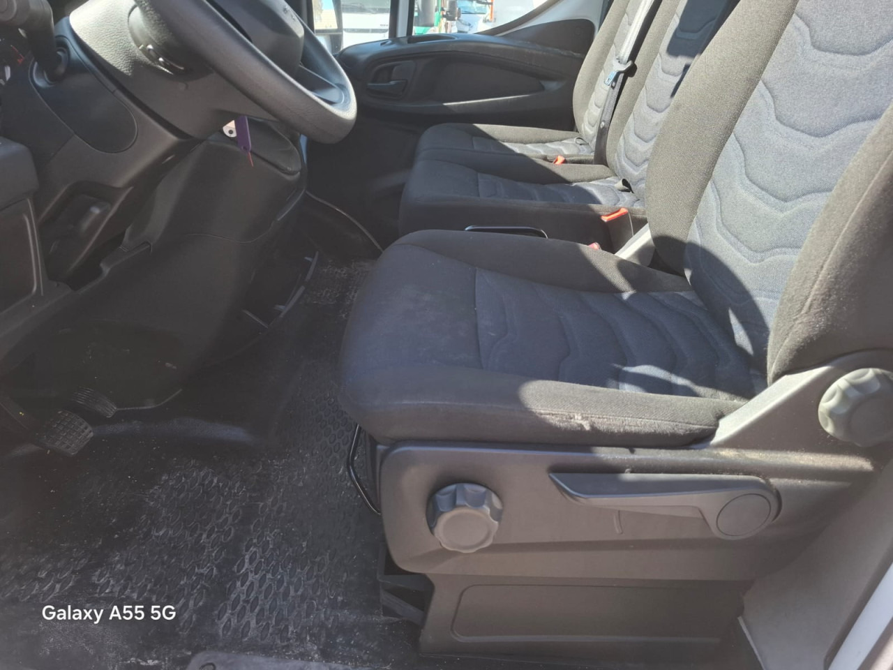 IVECO Daily 35S16V - Personentransporter: das Bild 5 IVECO Daily 35S16V - Personentransporter: das Bild 5