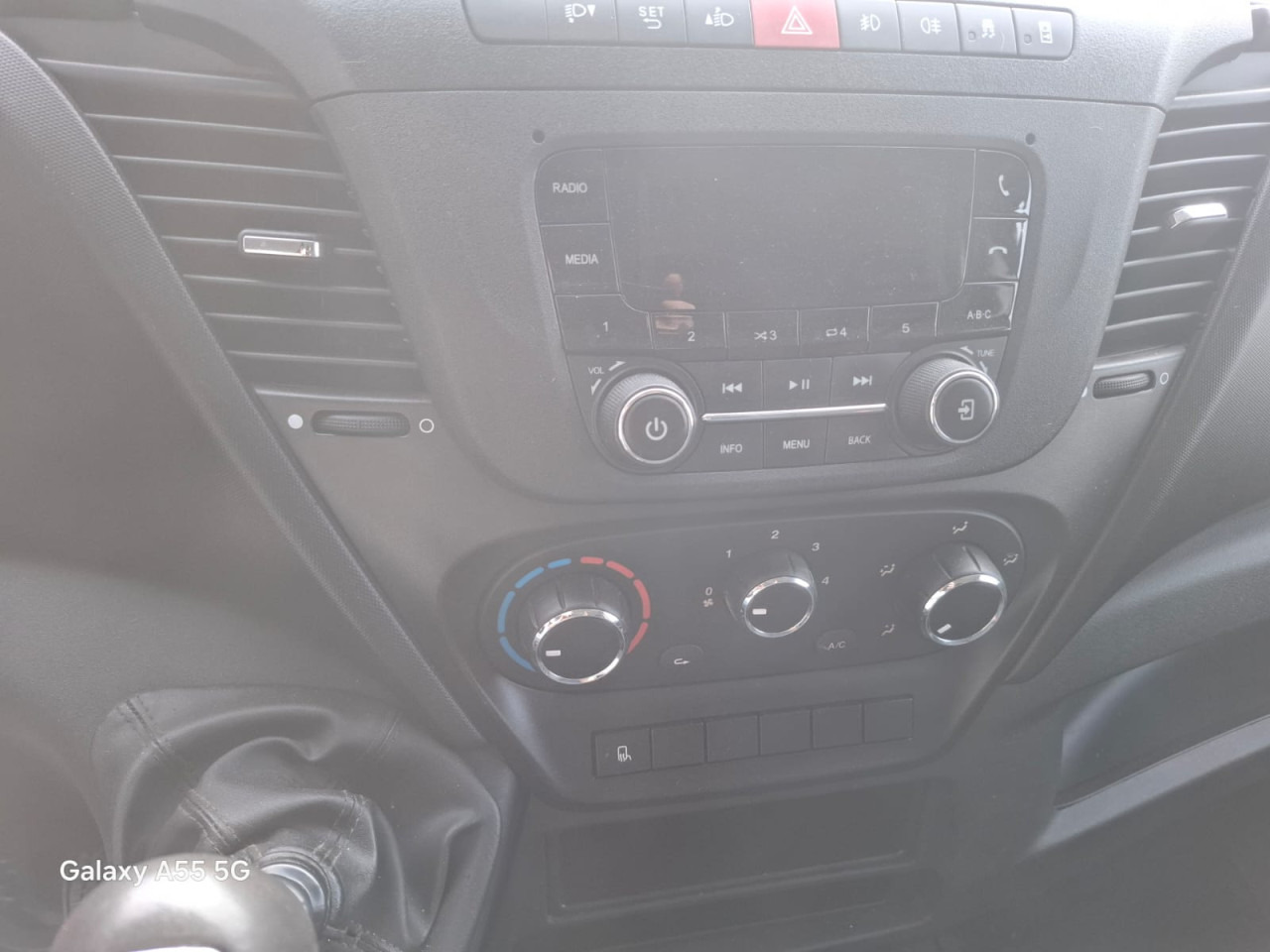 IVECO Daily 35S16V - Personentransporter: das Bild 5 IVECO Daily 35S16V - Personentransporter: das Bild 5