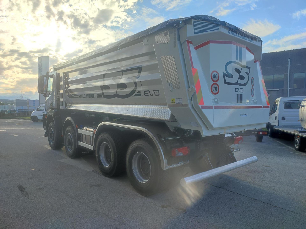 IVECO T-Way AD410T50 - Kipper: das Bild 3 IVECO T-Way AD410T50 - Kipper: das Bild 3