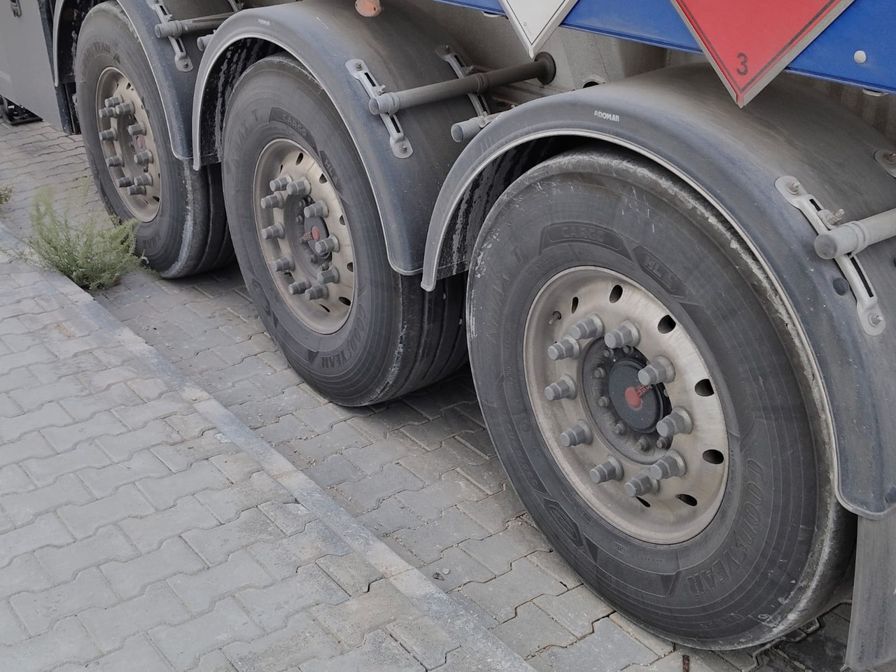 Tankauflieger Für die Beförderung von Kraftstoff SERIN SECOND HAND: das Bild 6