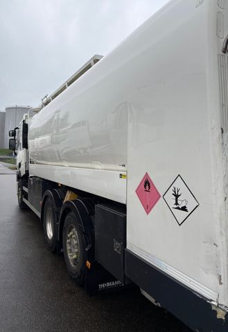 Renault T460 6x2, E6, ADR, Diesel/Benzin, Schwarzmueller - Tankwagen: das Bild 3 Renault T460 6x2, E6, ADR, Diesel/Benzin, Schwarzmueller - Tankwagen: das Bild 3