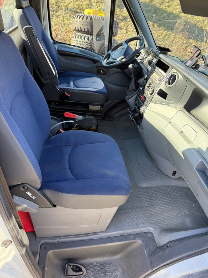 Iveco 50C18 Daily 4x2, E4, ONLY 79600km - Sattelzugmaschine: das Bild 5 Iveco 50C18 Daily 4x2, E4, ONLY 79600km - Sattelzugmaschine: das Bild 5