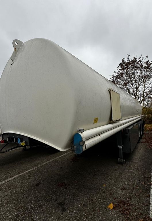 Schrader ADR, Treibstoff Diesel/Benzin, 4 Kammern, Sening - Tankauflieger: das Bild 4 Schrader ADR, Treibstoff Diesel/Benzin, 4 Kammern, Sening - Tankauflieger: das Bild 4