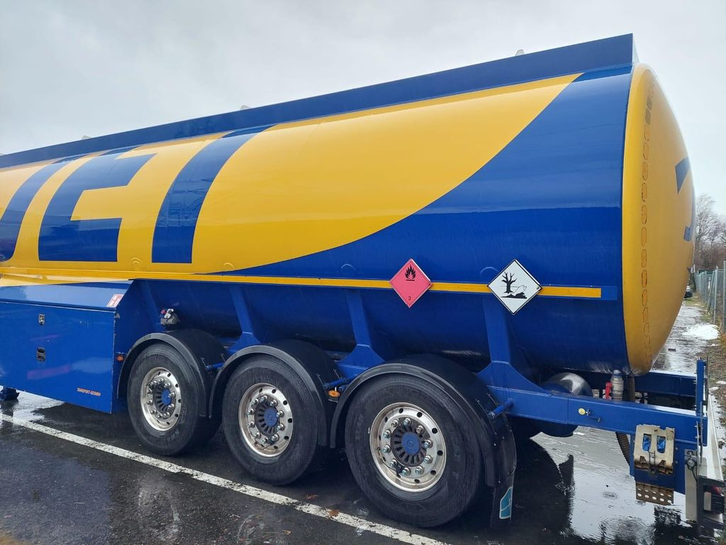 Schwarzmüller Schwingenschlögel,ADR,Diesel/Benzin, 5 Kammern - Tankauflieger: das Bild 2 Schwarzmüller Schwingenschlögel,ADR,Diesel/Benzin, 5 Kammern - Tankauflieger: das Bild 2