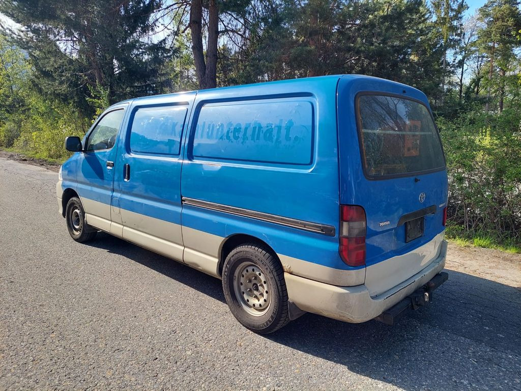 Toyota Hiace D-4D 2.5 4x4, Hochdruck Spülwagen 250bar - Kastenwagen: das Bild 4 Toyota Hiace D-4D 2.5 4x4, Hochdruck Spülwagen 250bar - Kastenwagen: das Bild 4