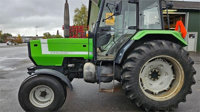 Deutz-fahr DX 3.90 - Traktor: das Bild 3 Deutz-fahr DX 3.90 - Traktor: das Bild 3