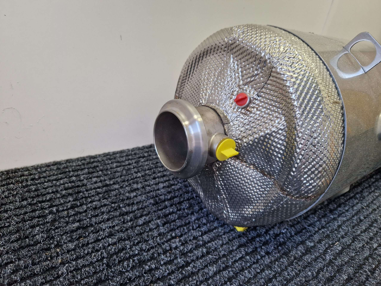 Exhaust silencer JCB 320/B6251 SCR Adblue - Motor und Teile für Baumaschine: das Bild 4 Exhaust silencer JCB 320/B6251 SCR Adblue - Motor und Teile für Baumaschine: das Bild 4