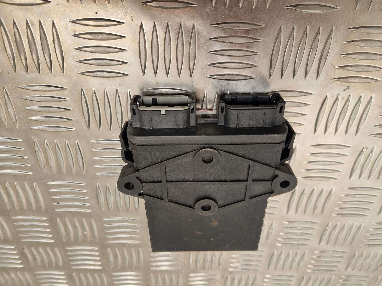 Immobiliser control unit JCB 332/e9910 - Motor und Teile für Baumaschine: das Bild 2 Immobiliser control unit JCB 332/e9910 - Motor und Teile für Baumaschine: das Bild 2
