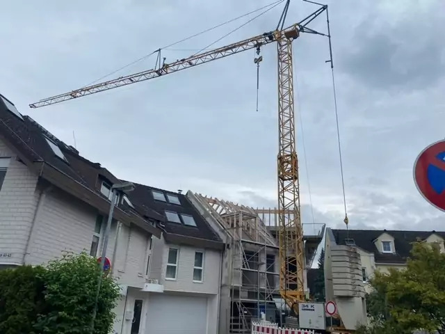 2015 Liebherr 34 K - Turmkran: das Bild 1 2015 Liebherr 34 K - Turmkran: das Bild 1