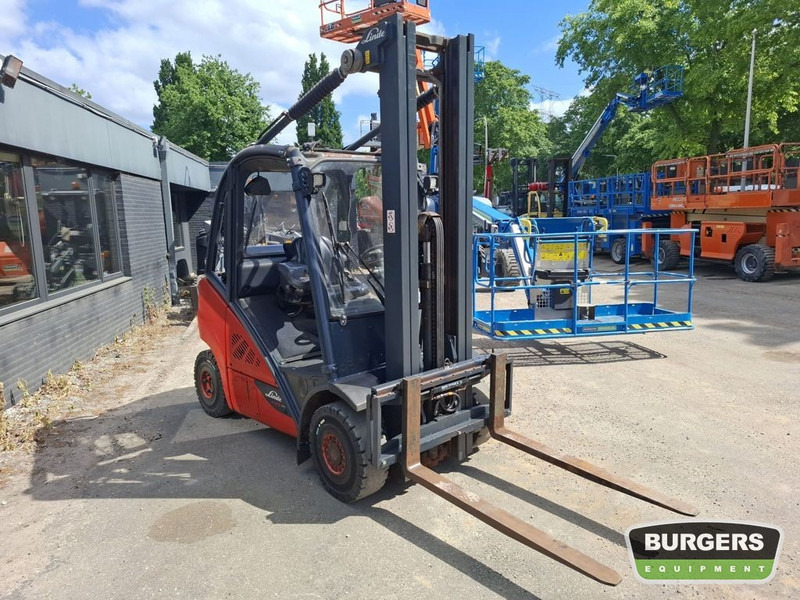 Linde H25T - Treibgasstapler: das Bild 2 Linde H25T - Treibgasstapler: das Bild 2