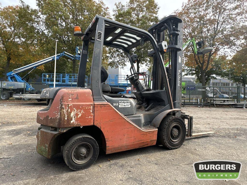 Toyota 8FDF25 - Dieselstapler: das Bild 4 Toyota 8FDF25 - Dieselstapler: das Bild 4
