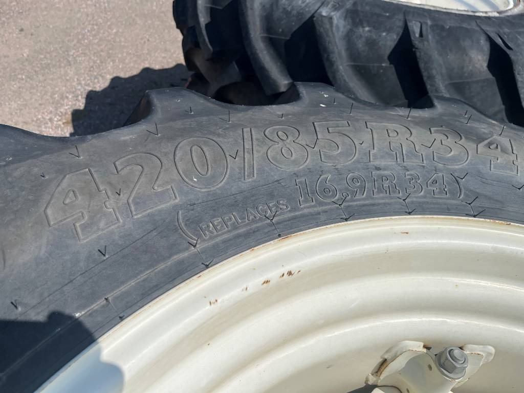 BKT 420/85R34 till New Holland T5070 - Reifen für Landmaschine: das Bild 4 BKT 420/85R34 till New Holland T5070 - Reifen für Landmaschine: das Bild 4