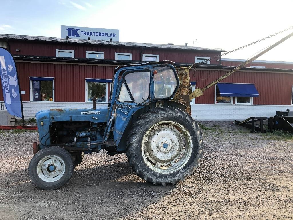 Fordson Super Major Dismantled: only spare parts - Traktor: das Bild 1 Fordson Super Major Dismantled: only spare parts - Traktor: das Bild 1