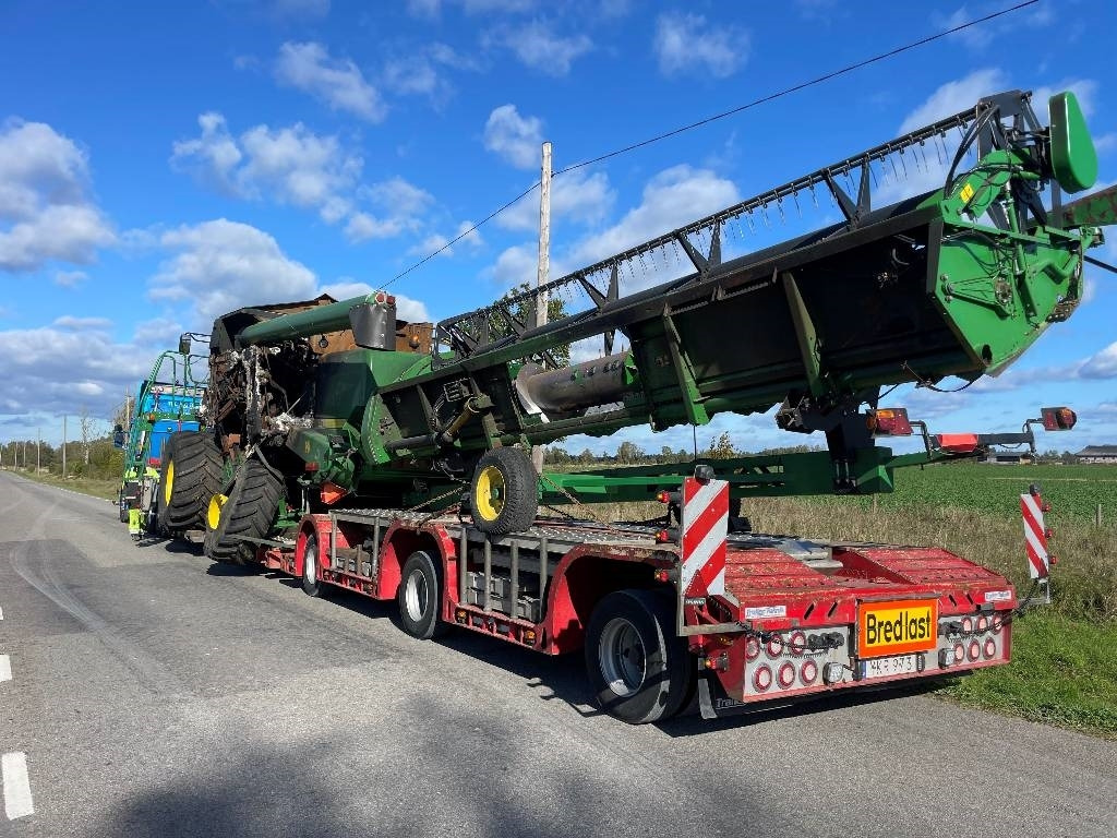 John Deere T 550 Dismantled. Only spare parts - Mähdrescher: das Bild 2 John Deere T 550 Dismantled. Only spare parts - Mähdrescher: das Bild 2