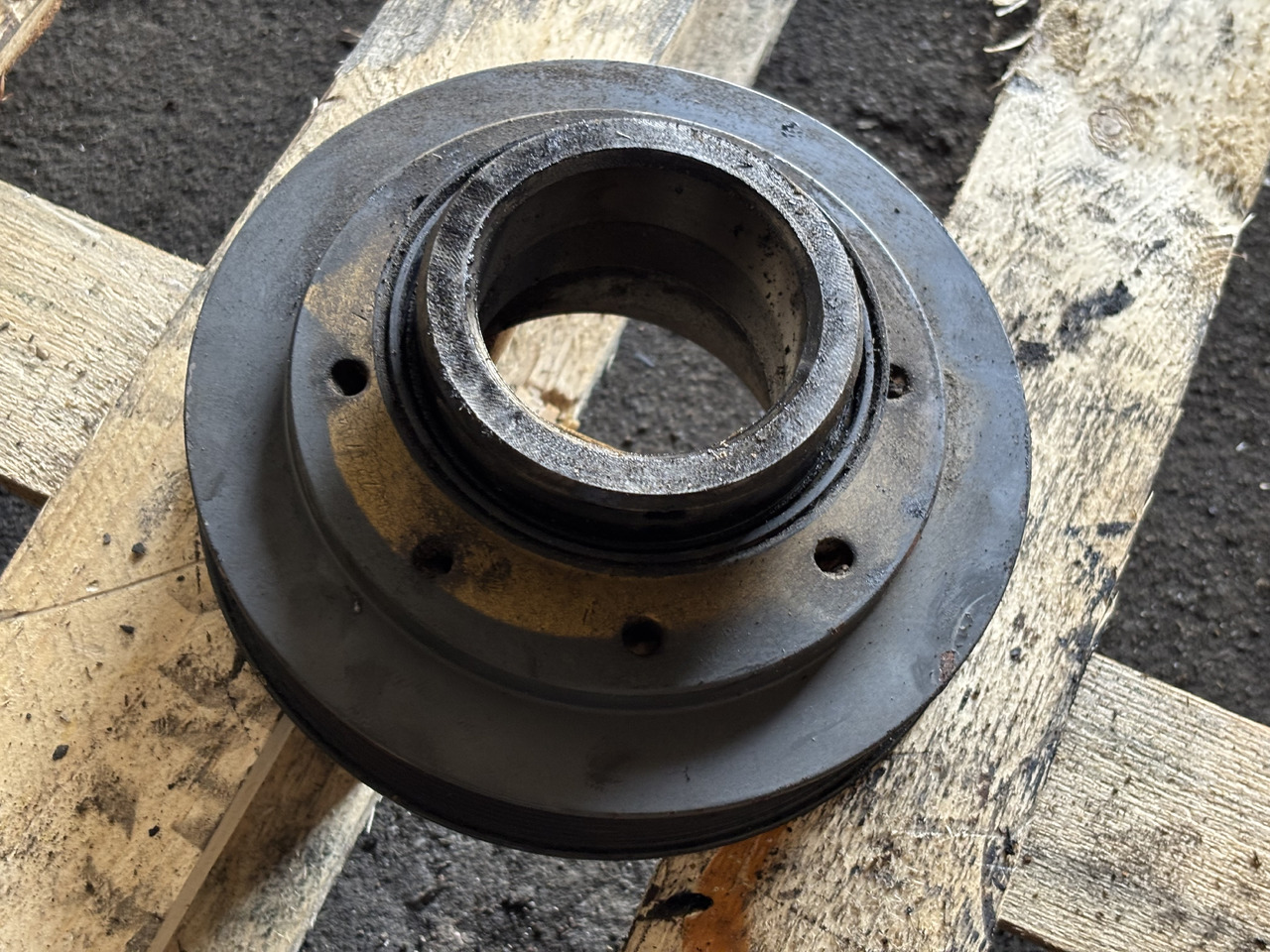 CAT Caterpillar C9 153-1036 Koło pasowe wału korbowego z 8 rowkami 1531036 - Motor und Teile für Landmaschine: das Bild 2 CAT Caterpillar C9 153-1036 Koło pasowe wału korbowego z 8 rowkami 1531036 - Motor und Teile für Landmaschine: das Bild 2