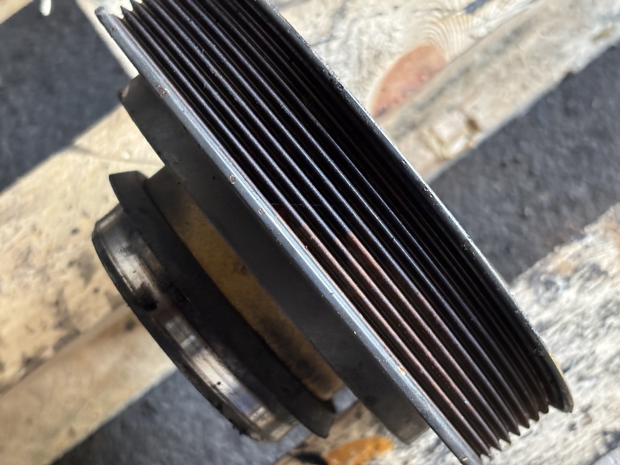 CAT Caterpillar C9 153-1036 Koło pasowe wału korbowego z 8 rowkami 1531036 - Motor und Teile für Landmaschine: das Bild 3 CAT Caterpillar C9 153-1036 Koło pasowe wału korbowego z 8 rowkami 1531036 - Motor und Teile für Landmaschine: das Bild 3