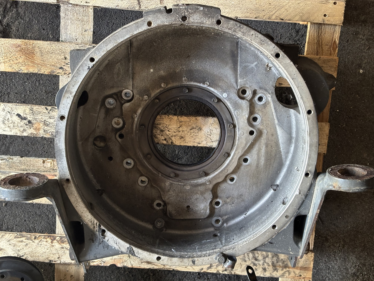 CAT Caterpillar C9 228-4740 Obudowa Koła Zamachowego 2284740 - Schwungscheibe für Landmaschine: das Bild 2 CAT Caterpillar C9 228-4740 Obudowa Koła Zamachowego 2284740 - Schwungscheibe für Landmaschine: das Bild 2